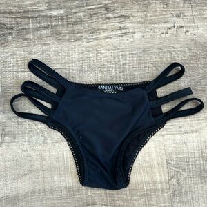 MANDALYNN strapy side bikini bottoms size Small